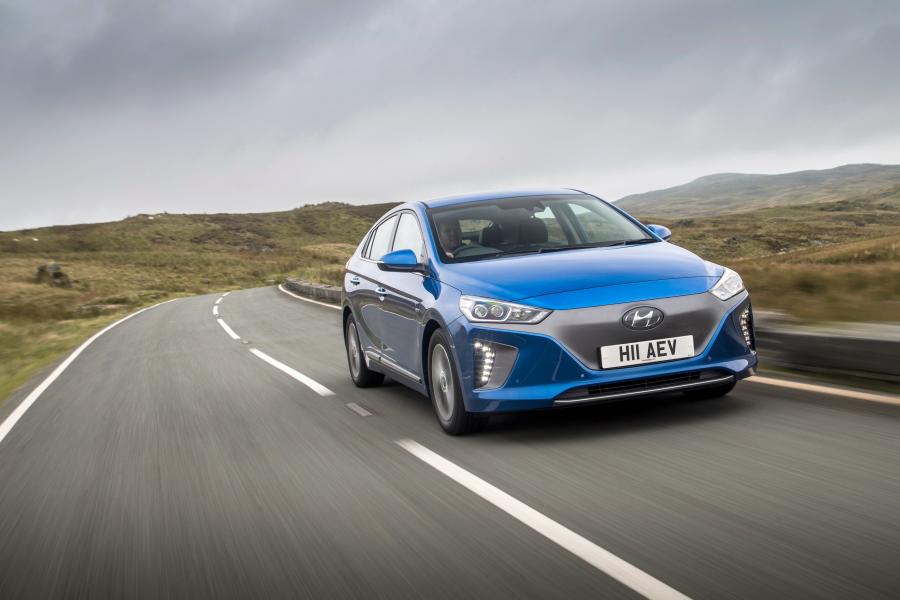  Hyundai IONIQ electric 2016 года  (UK) (фото 7 из 29)